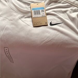 Nike Men's Classic White Tee